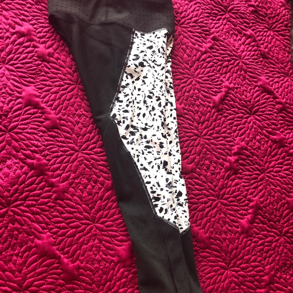 Athleta XXS black and white leggings